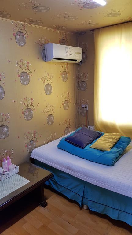 Guesthouse Spring Flower Сеогвипо Екстериор снимка